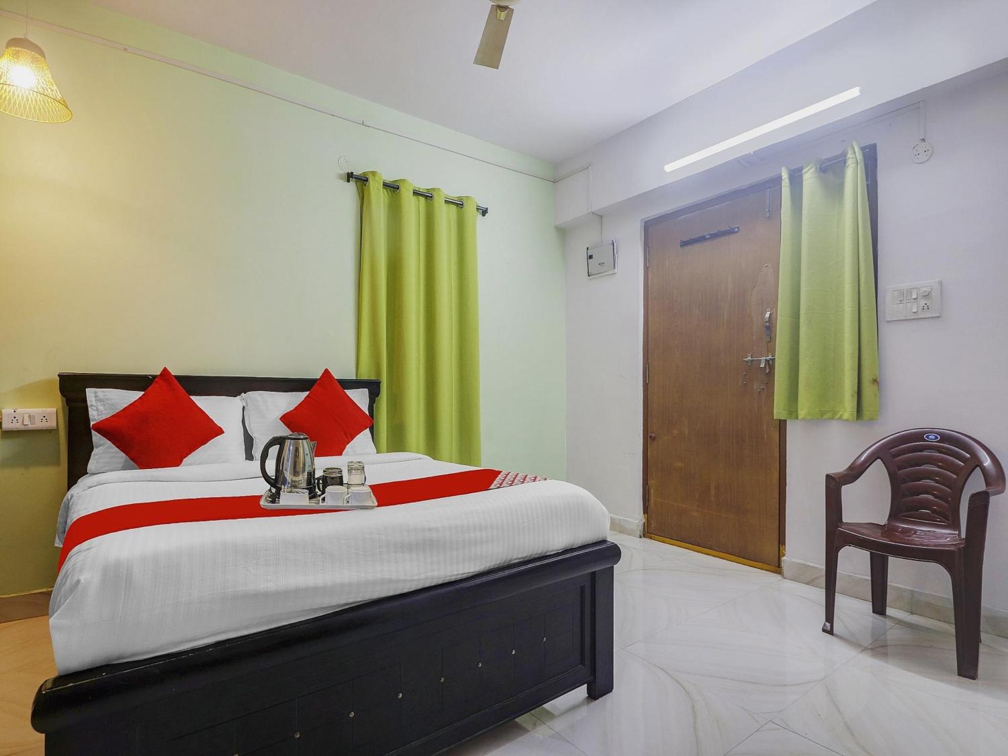 Hotel O Broholic Hotels Near Botanical Garden ハイデラバード エクステリア 写真